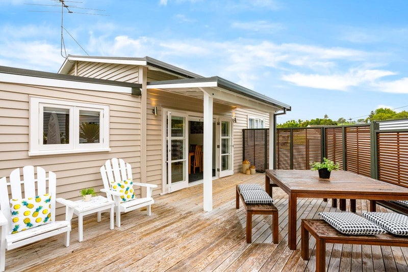 1 Malam Street, Glen Eden, Auckland - Carousel 1