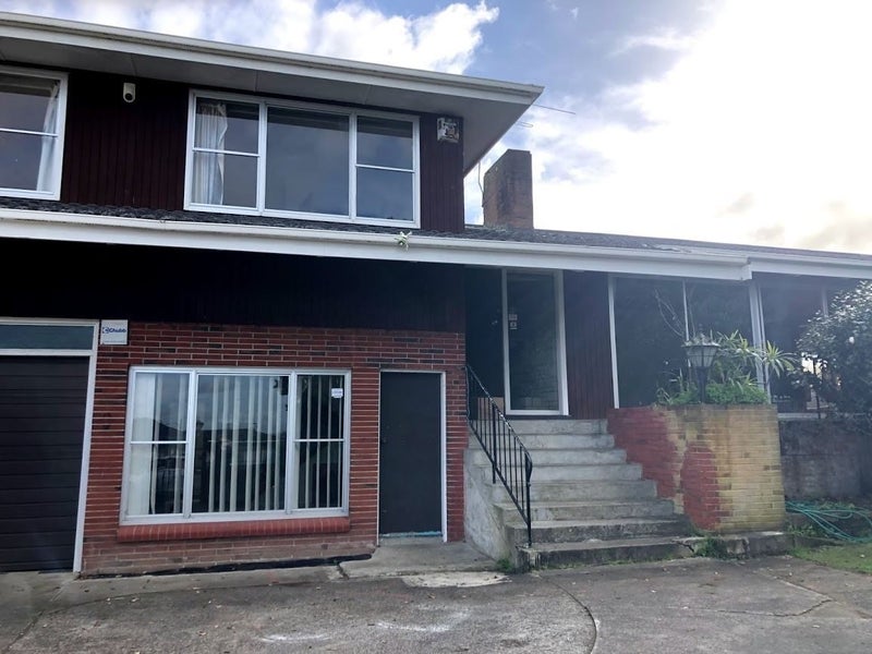 8 The Crest, Sunnyhills, Auckland - Carousel 1