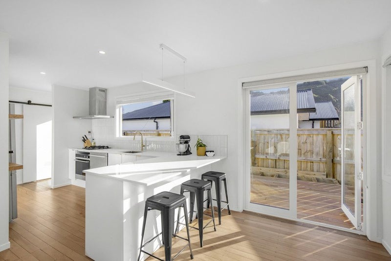 12 Whangakoko Grove, Birchville, Upper Hutt - Carousel 2