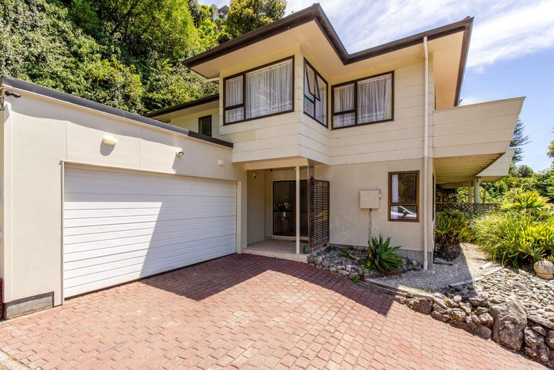 10 Karaka Road, Bluff Hill, Napier - Carousel 21