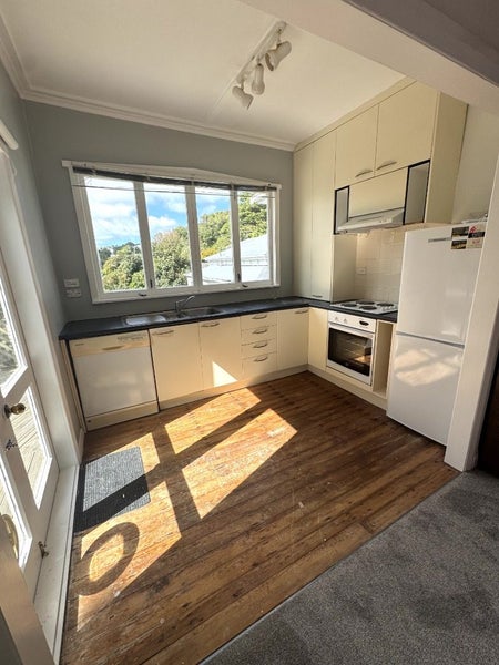 44 Northland Road, Northland, Wellington - Carousel 2