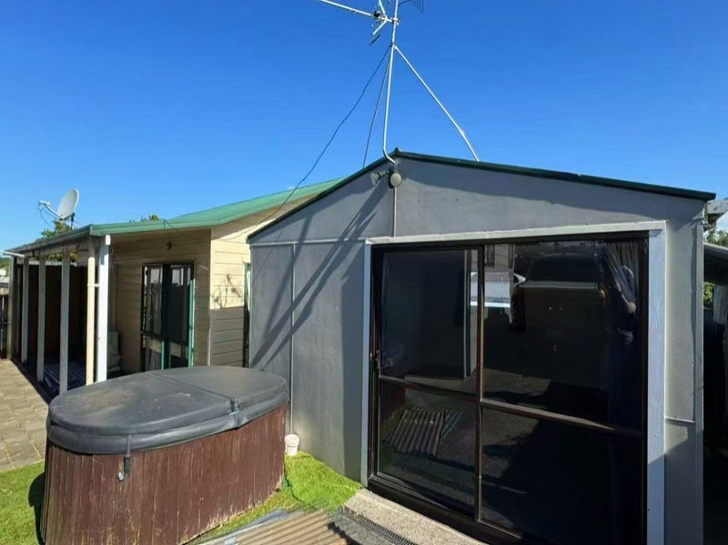 95 Hyperion Drive, Randwick Park, Auckland - Carousel 1