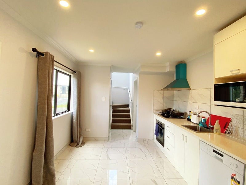 2/105 Knighton Road, Hillcrest, Hamilton - Carousel 2