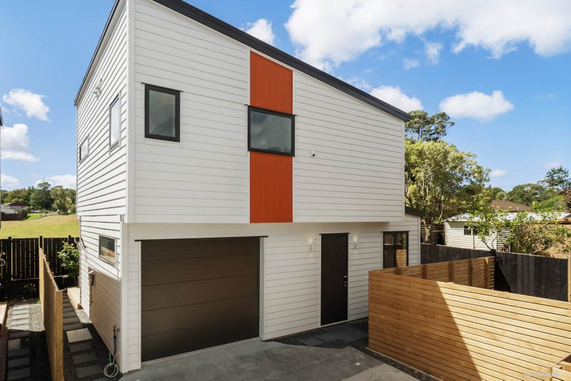 42F Oreil Avenue, West Harbour, Auckland - Carousel 1