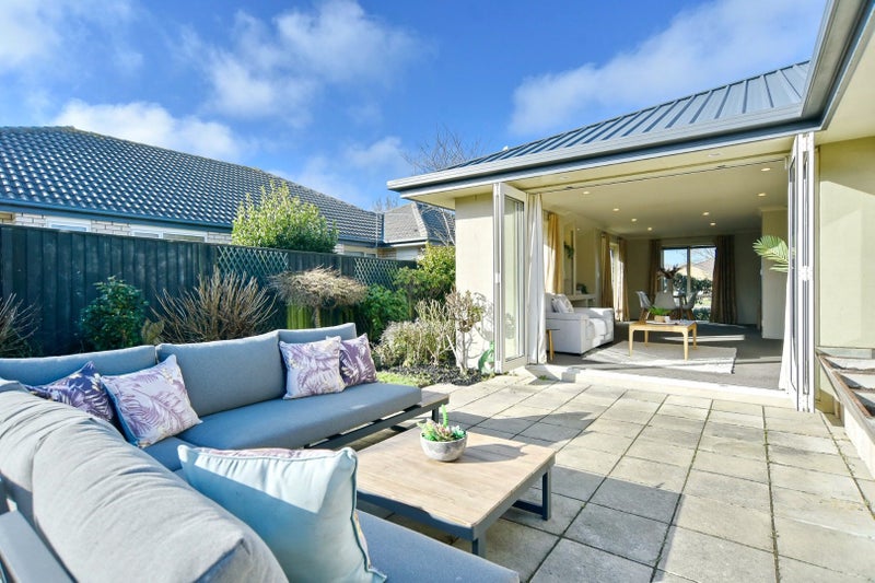 8 Ross Place, Northwood, Christchurch - Carousel 2