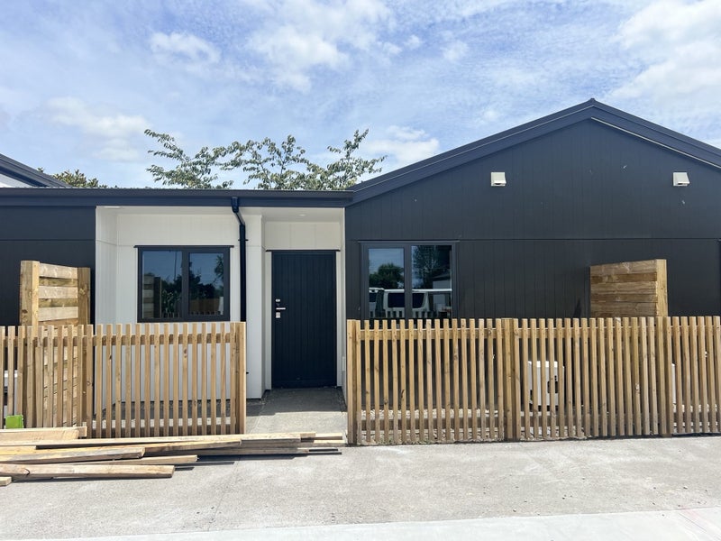 423 Dey Street, Hamilton East, Hamilton - Carousel 1