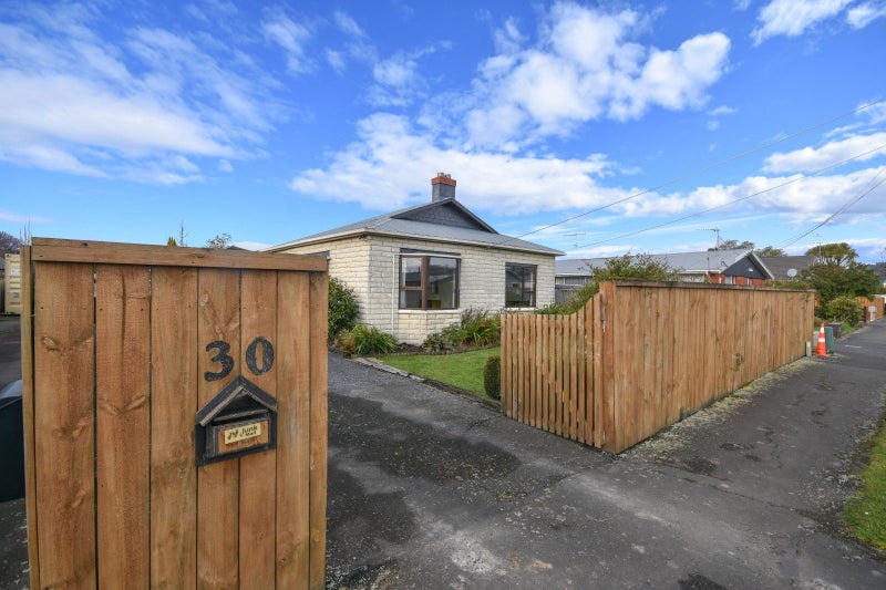 30 Forfar Street, Clyde Hill, Dunedin - Carousel 1