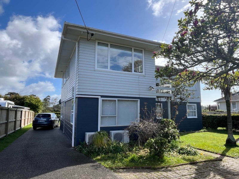 64 Cobham Crescent, Kelston, Auckland - Carousel 1