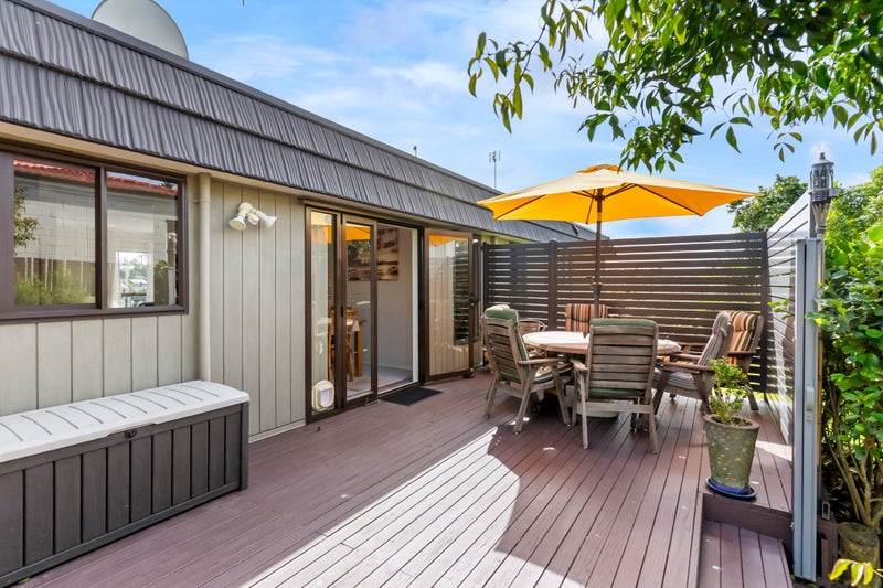 3 Hollyhock Place, Browns Bay, Auckland - Carousel 2