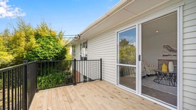 6 Bannister Place, New Windsor, Auckland - Carousel 1