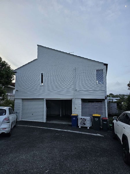 1/2 Seaview Road, Milford, Auckland - Carousel 1