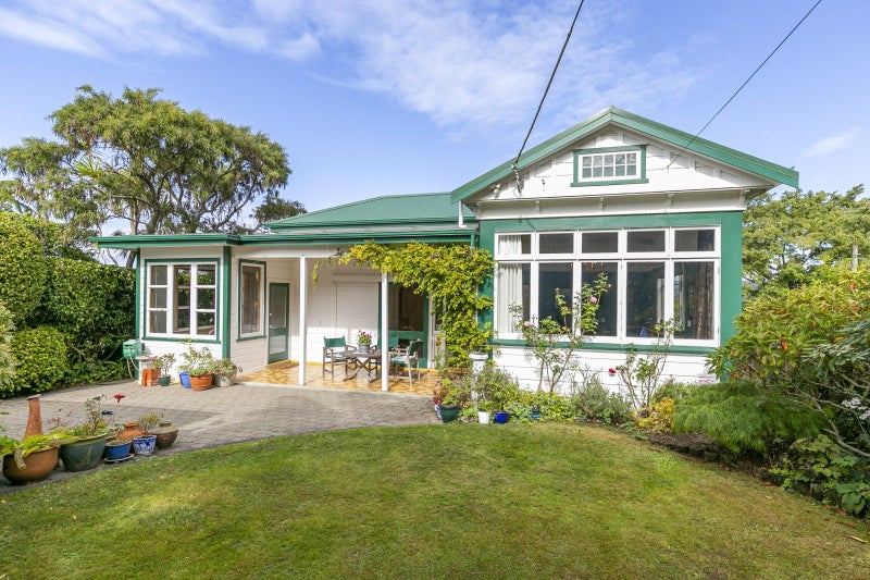 21 Clark Street, Khandallah, Wellington - Carousel 1
