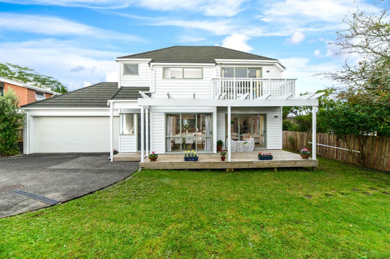 2/466 East Coast Road, Windsor Park, Auckland - Carousel 1
