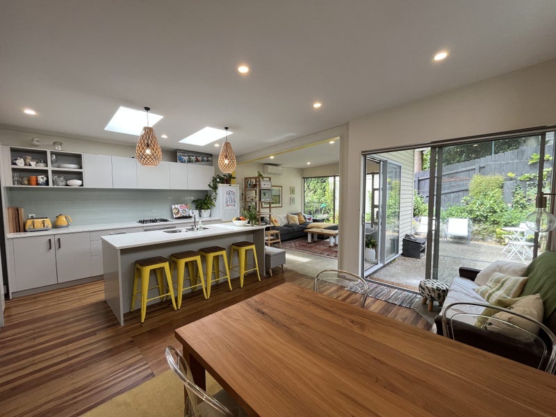 31 Newman Terrace, Thorndon, Wellington - Carousel 2