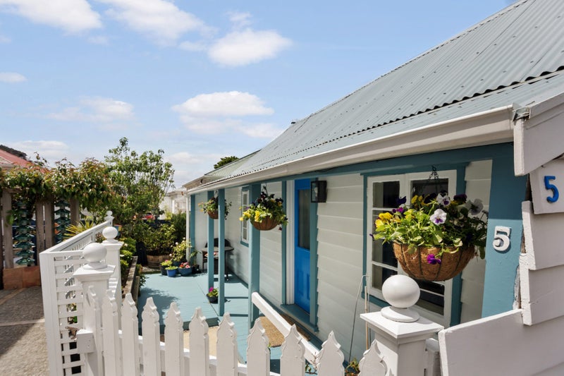 5 Torless Terrace, Thorndon, Wellington - Carousel 2