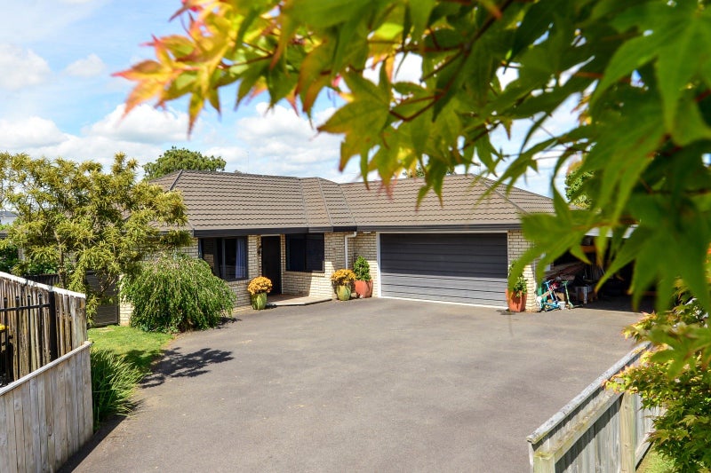 21 Mangakoea Place, St Andrews, Hamilton - Carousel 1