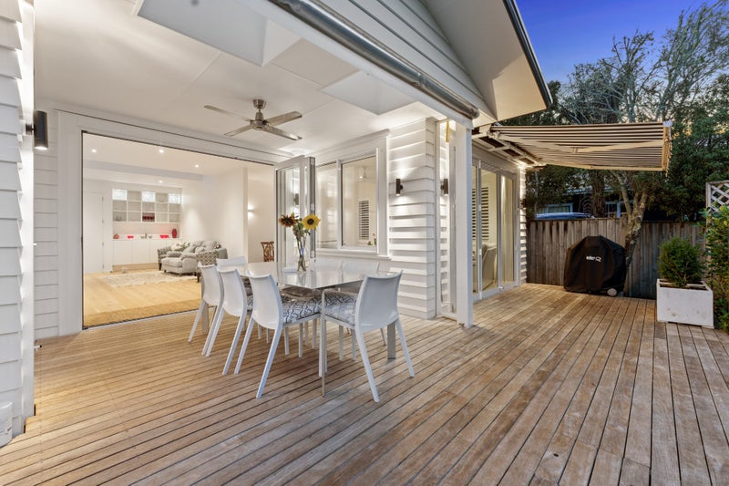 9 Penzance Road, Mairangi Bay, Auckland - Carousel 2