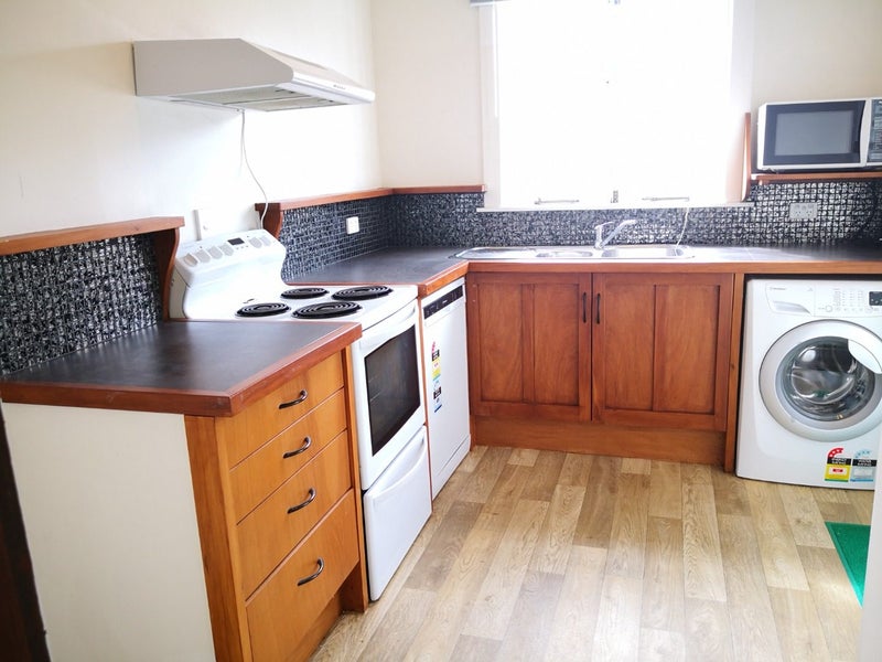 1B Ambury Avenue, Royal Oak, Royal Oak - Carousel 2