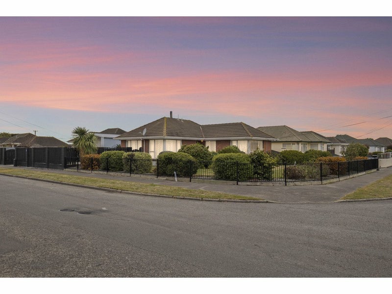 60 Bournemouth Crescent, Aranui, Christchurch - Carousel 1