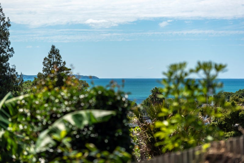 3 Mizpah Road, Waiake, Auckland - Carousel 2