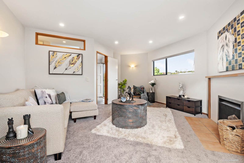 2/7 Jutland Street, Mairangi Bay, Auckland - Carousel 2