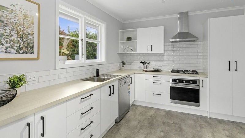 20 Keys Street, Elderslea, Upper Hutt - Carousel 1