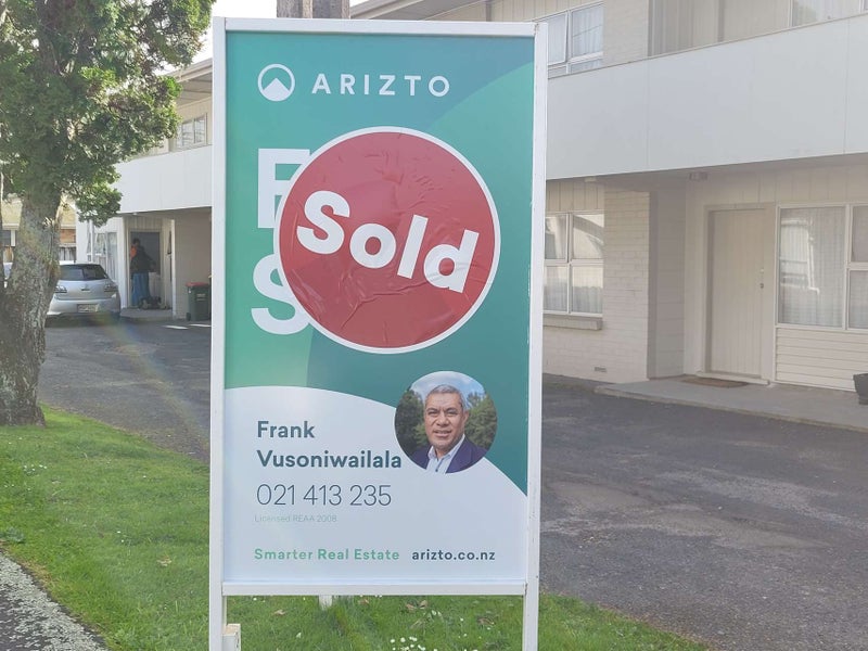 4/53 Albert Street, Hamilton East, Hamilton - Carousel 1