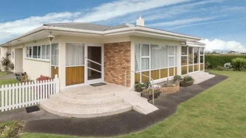 7 Reid Avenue, Hawera - Carousel 1