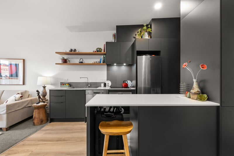 402/2 Colombo Street, Newtown, Wellington - Carousel 2