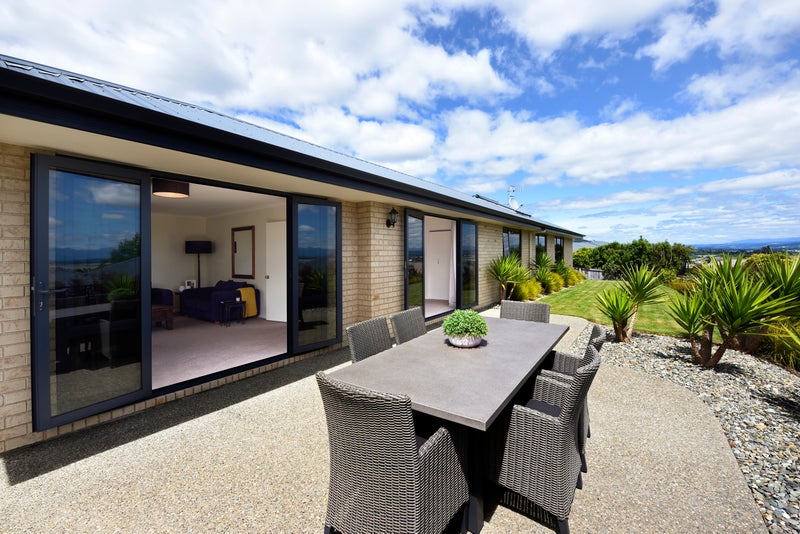 33 Somerset Terrace, Stoke, Nelson - Carousel 1