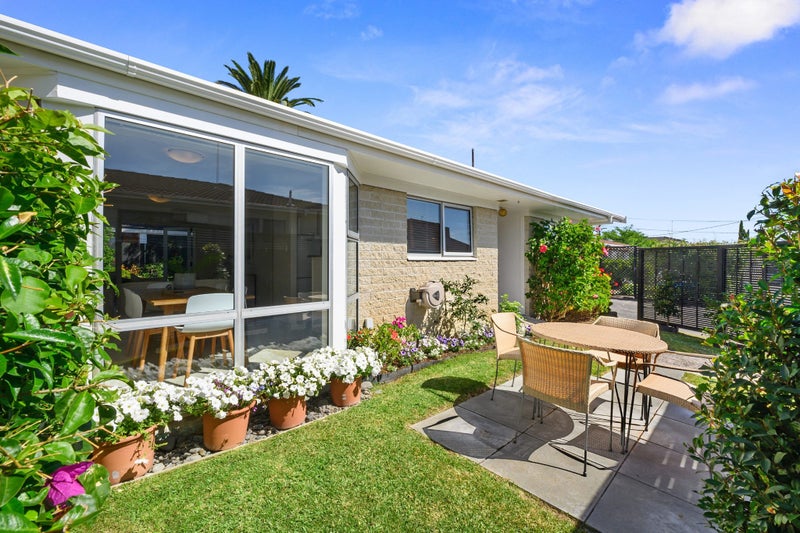 1/4 Moana Avenue, Belmont, Auckland - Carousel 1