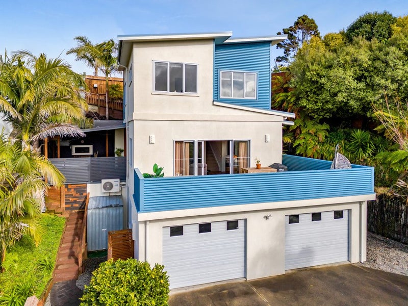 10 Caledonia Place, Highlands Park, New Plymouth - Carousel 1