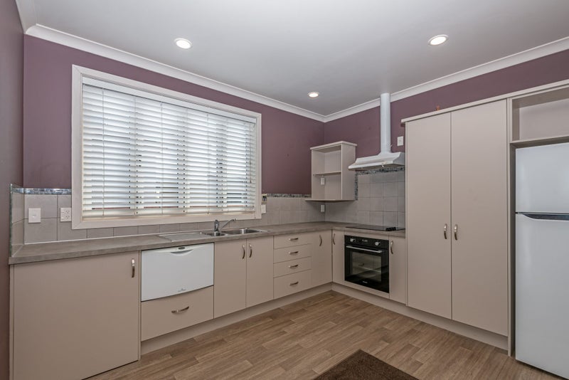 31 Puriri Terrace, Roslyn, Palmerston North - Carousel 2