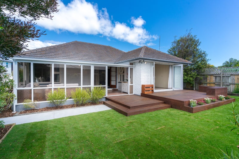 1/16 Claxton Place, Saint Martins, Christchurch - Carousel 2