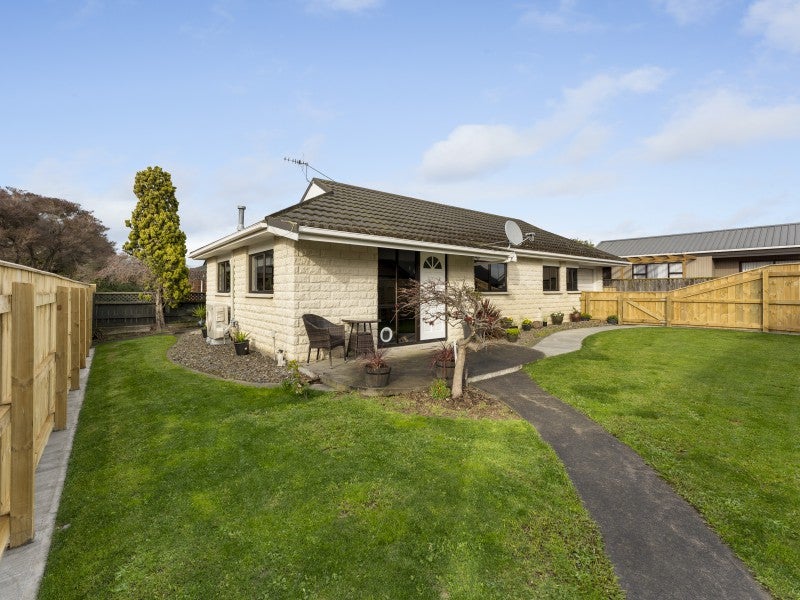 15 Hanmer Place, Highbury, Palmerston North - Carousel 1
