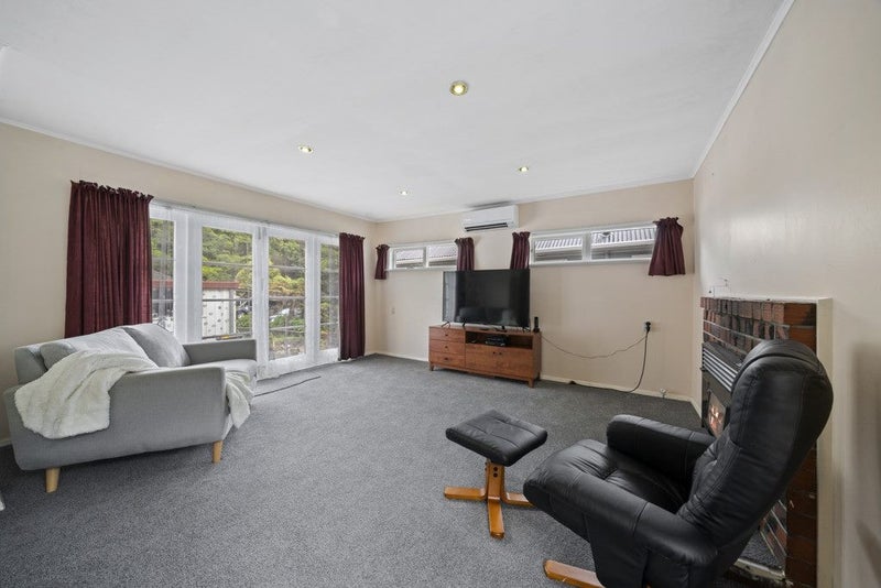 41 Sunny Grove, Wainuiomata, Lower Hutt - Carousel 2
