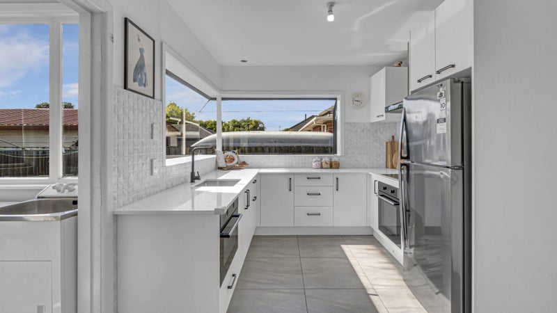 384 Wairakei Road, Burnside, Christchurch - Carousel 2