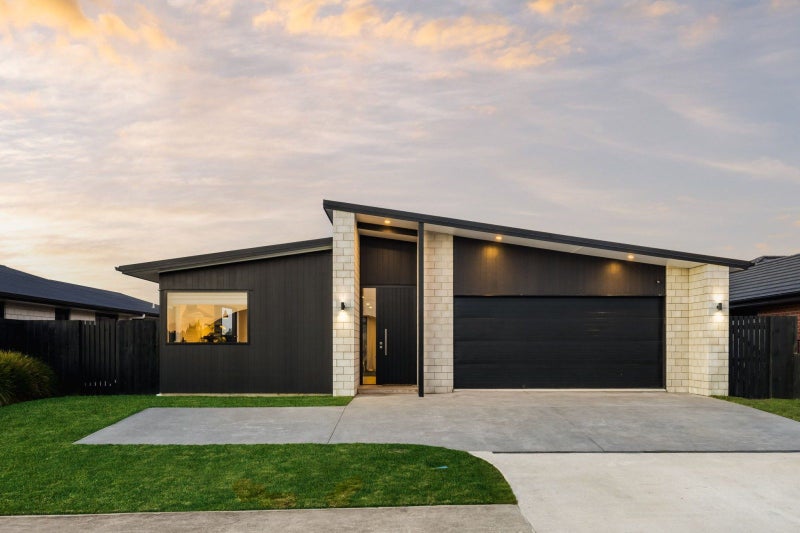 8 Rangawhenua Street, Hamilton - Carousel 3