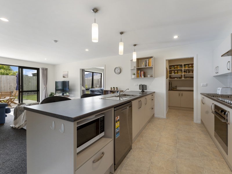 27 Bell Street, Lake Hawea, Wanaka - Carousel 2