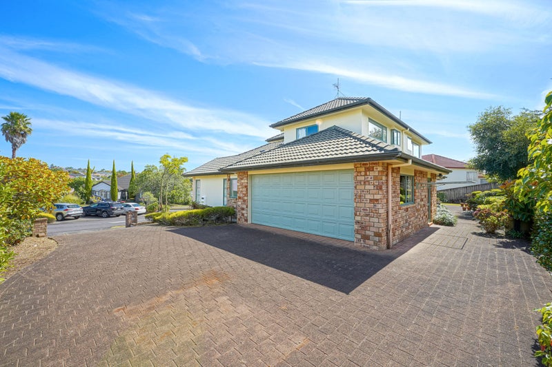 2/2 Hobie Court, West Harbour, Auckland - Carousel 2