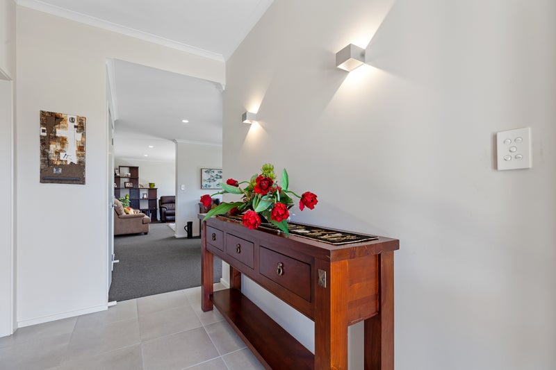 4 Drabble Crescent, Papamoa Beach, Papamoa - Carousel 2