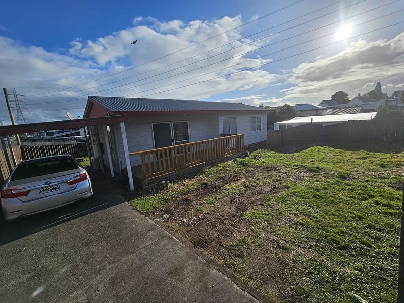 2/29 Takanini Road, Takanini, Auckland - Carousel 1