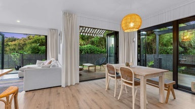 215 Kyle Road, Greenhithe, Auckland - Carousel 1