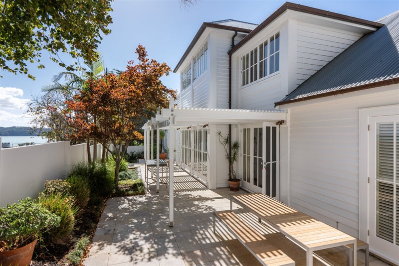 12 Marine Parade, Herne Bay, Auckland - Carousel 1