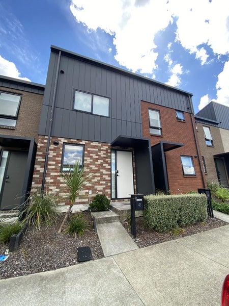 42 Tuhono Street, Manukau, Auckland - Carousel 1