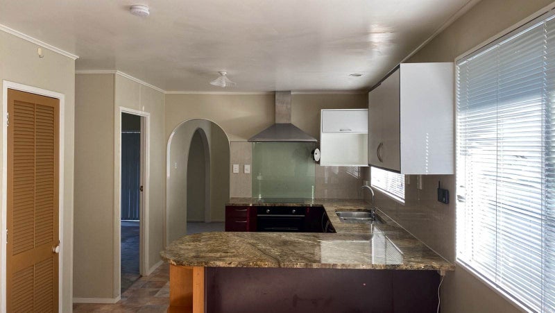 115 Aviemore Drive, Highland Park, Auckland - Carousel 2