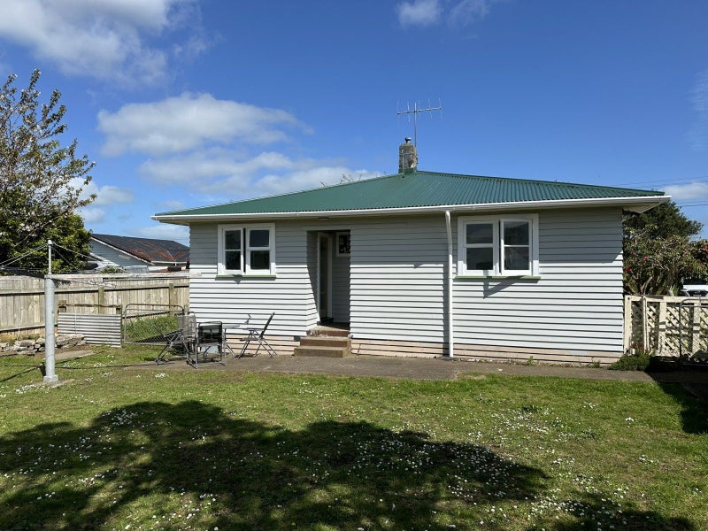 74 Egmont Street, Kaponga, Hāwera - Carousel 2