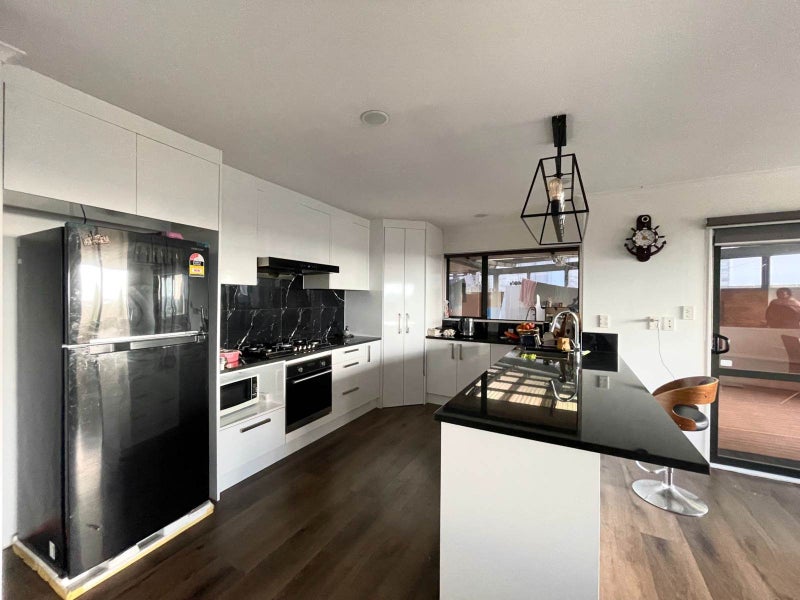 9 Lizzie Lane, Clover Park, Auckland - Carousel 2