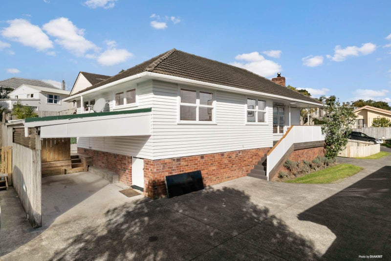 1/6 Winifred Avenue, Bayview, Auckland - Carousel 2