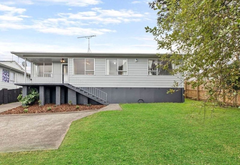 110 Hyperion Drive, Randwick Park, Auckland - Carousel 1